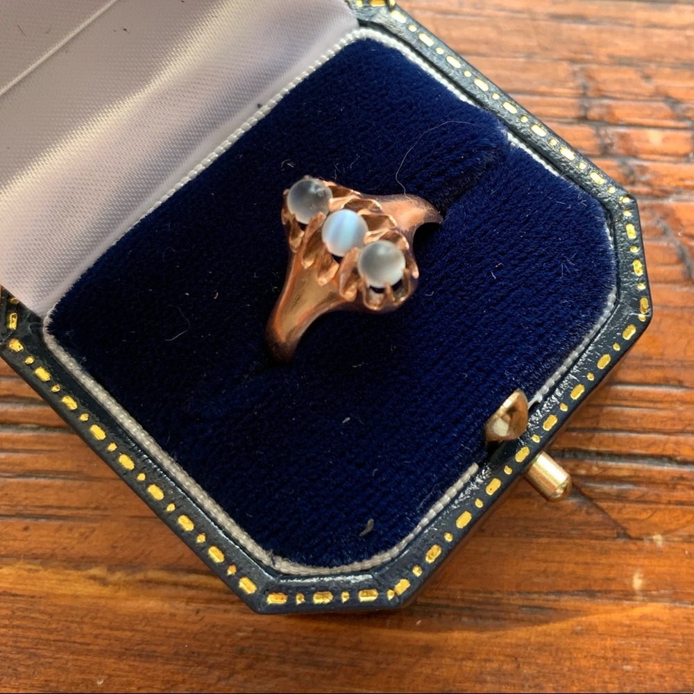 Antique Victorian rose gold and moonstone ring